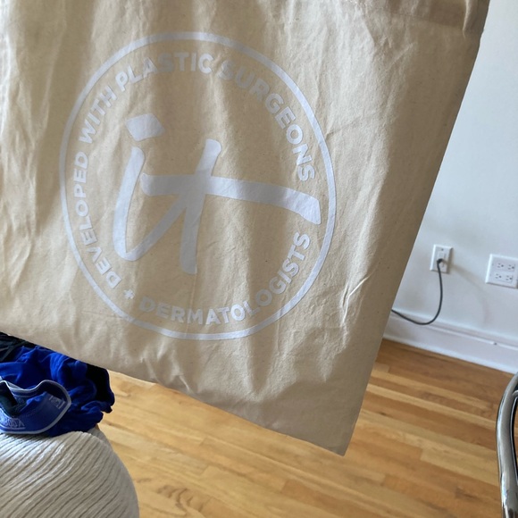 IT Cosmetics Tote Bag - Picture 2 of 3